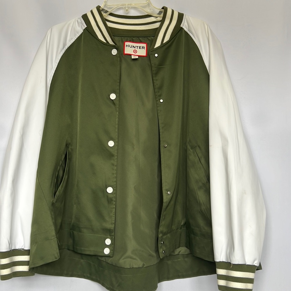 Sporty rain jacket